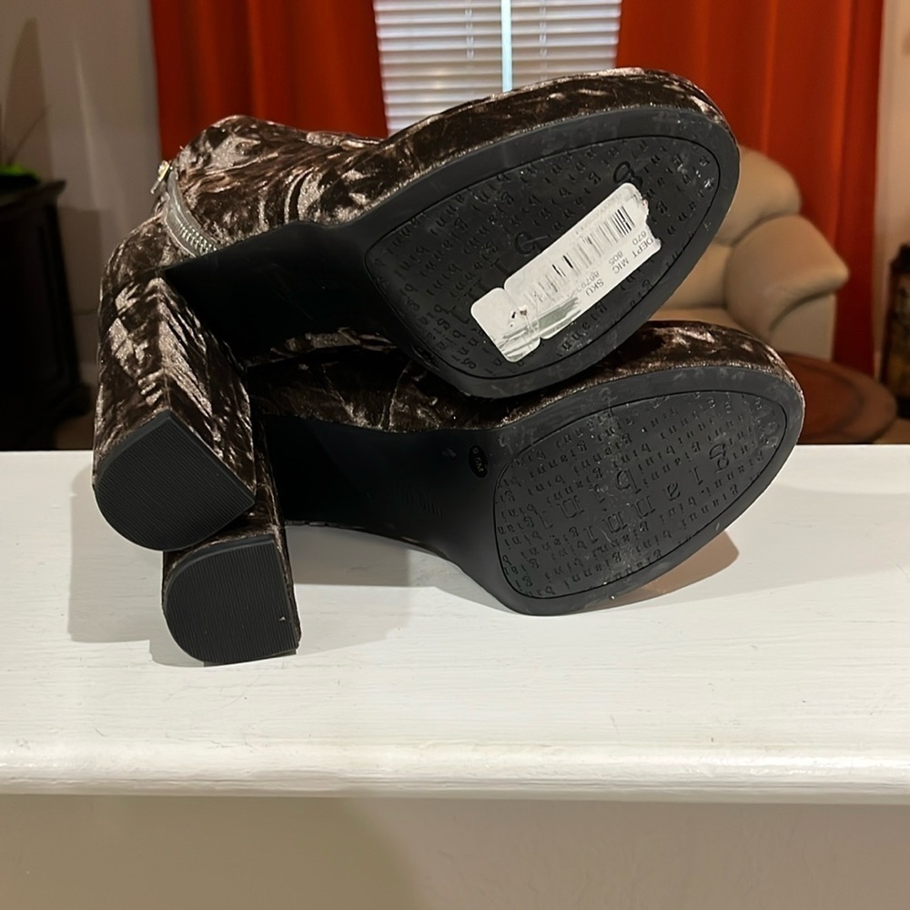GIANNI BINI  Didier Velvet Platform Block Heel Booties Size 9.5 - Picture 8 of 10